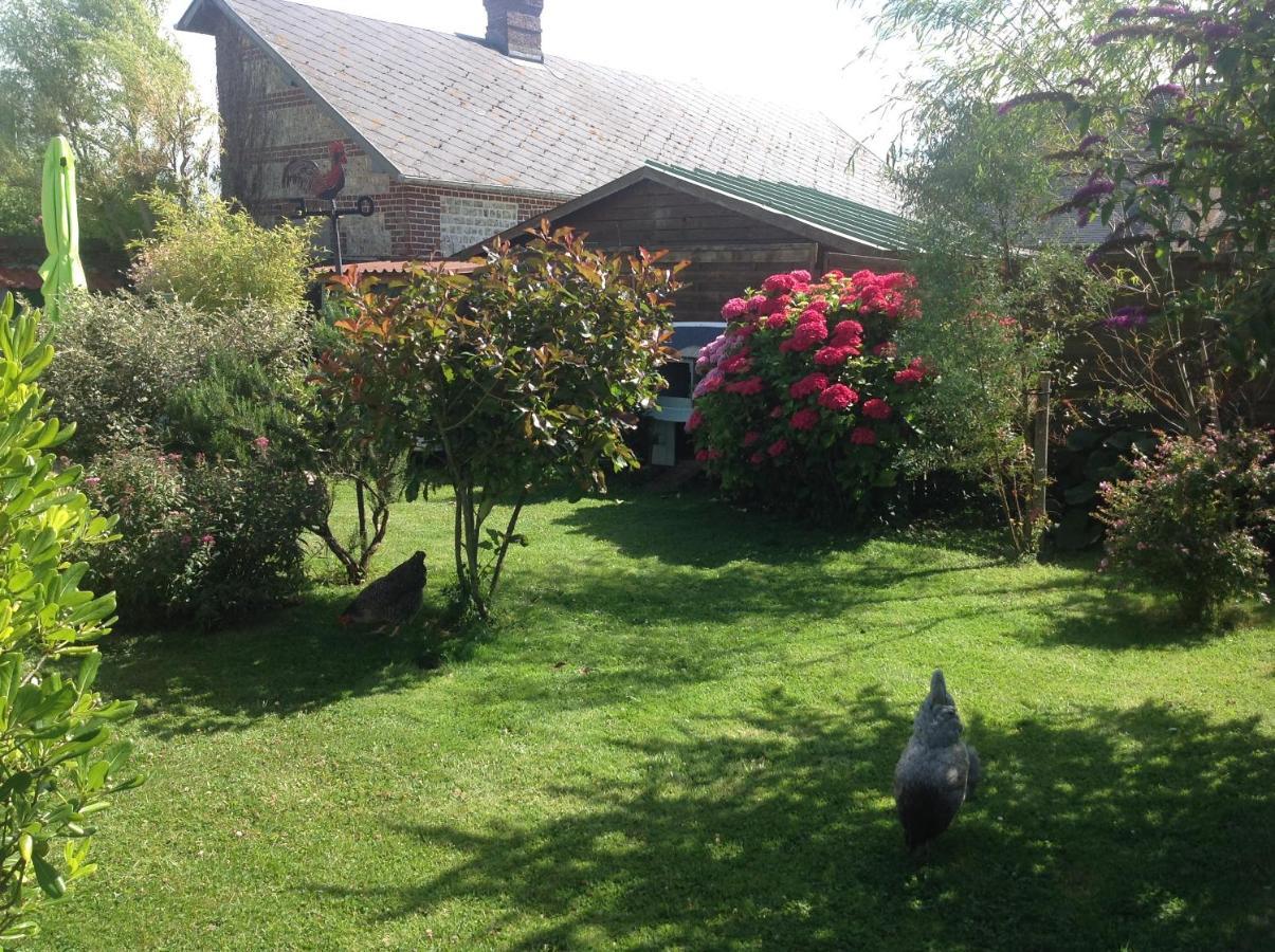 Bed and Breakfast Le Jardin Des Poules Thiétreville Exterior foto